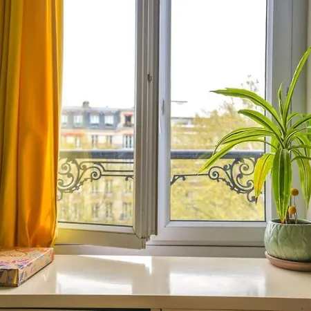 12th Arr Parisian Hideaway Apartment